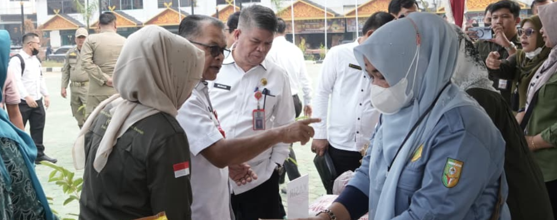 Gerai Pangan Murah di area Astaka Taman Jalur Teluk Kuantan, Kuantan Singingi